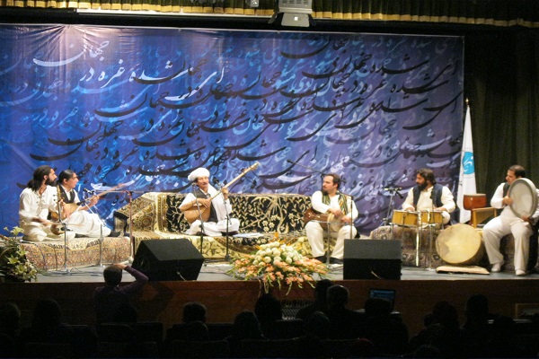 گزارش تصویری از کنسرت کوبه ای کاری از گروه موسیقی رادها . سرپرست،
                      موسیقی و تنظیم: مرتضی و مجید یگانه راد