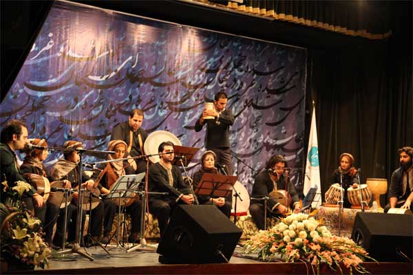 گزارش تصویری از کنسرت کوبه ای کاری از گروه موسیقی رادها . سرپرست،
                      موسیقی و تنظیم: مرتضی و مجید یگانه راد