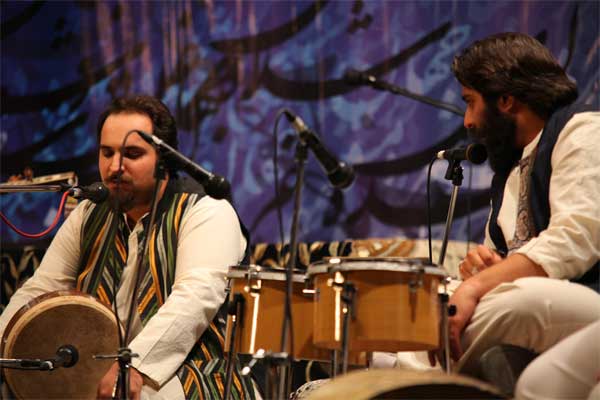 گزارش تصویری از کنسرت کوبه ای کاری از گروه موسیقی رادها . سرپرست،
                      موسیقی و تنظیم: مرتضی و مجید یگانه راد