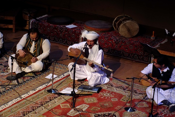 گروه موسیقی رادها به سرپرستی و آهنگسازی مرتضی و مجید یگانه راد در فستیوال شب های موسیقی اقوام به خوانندگی استاد غلامعلی پورعطایی به اجرای برنامه پرداخت